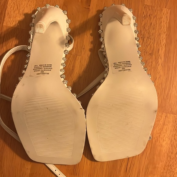 Steve Madden white studded stilettos - Picture 4 of 4